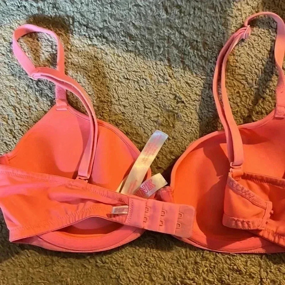 PINK VICTORIAS SECRET 32C bra - Picture 3 of 3